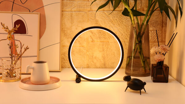 The Round Heng Table Lamp 3